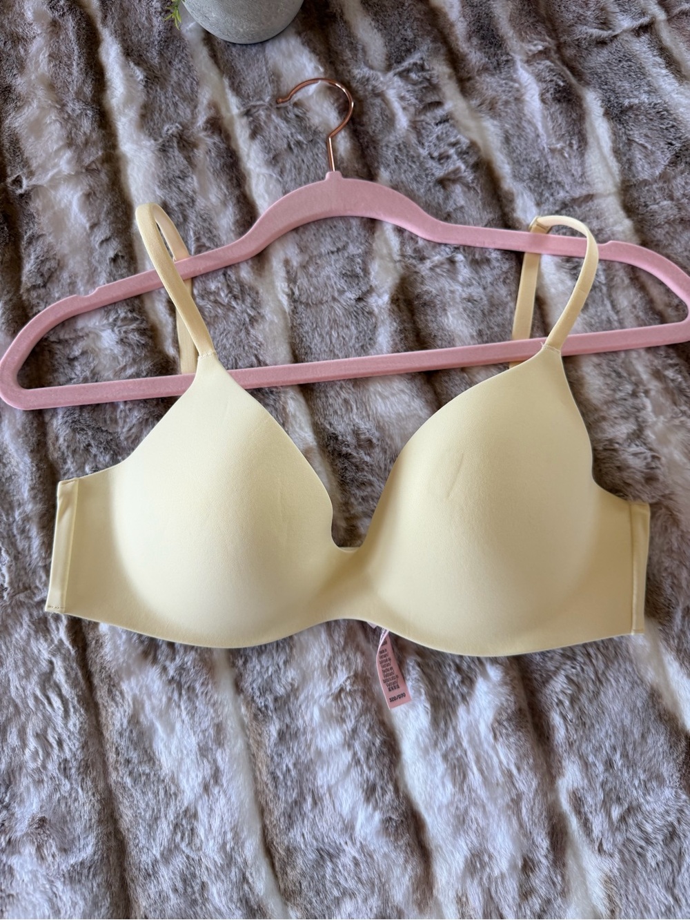 Victoria's Secret Pale Yellow T-Shirt Bra